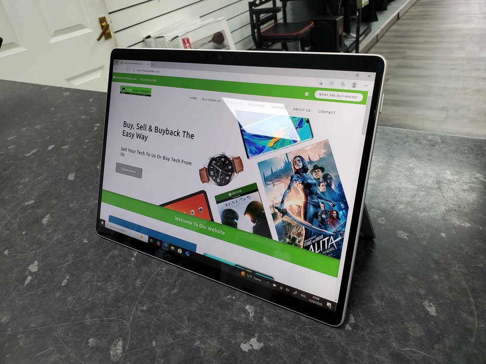 Pre-owned Microsoft Surface Pro 8 - 1983 | i7-11th Gen 256GB SSD